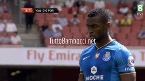 Jackson Martinez sbaglia un rigore contro il Galatasaray