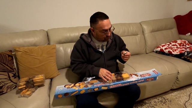 Unboxing and Taste Test.  Lambertz Classic European Collection Cookies.   Yardstick Box.  #cookies смотреть онлайн