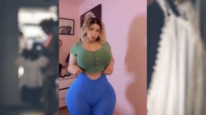 DEISY GARCIA PLUS SIZE CURVY FASHION MODEL