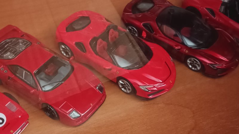 Модели Ferrari в масштабе 1:64