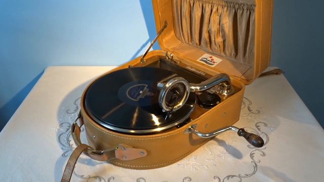 Hans Christian Lumbye – Kong Christian d. IX's Honnørmarch / Kong Georg d. I's Honnørmarch 1940 смотреть онлайн