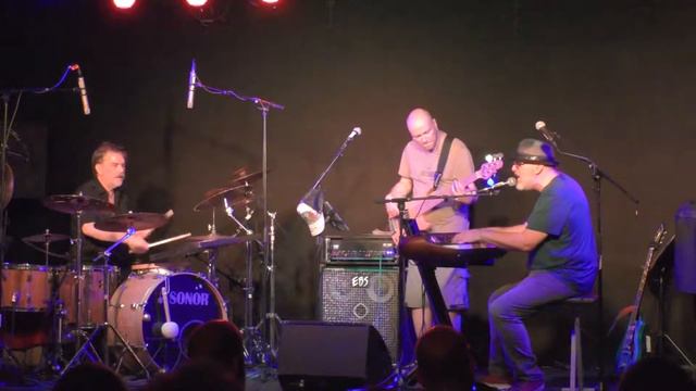 Mike Keneally Report@Waldsee, Freiburg/Germany 2017-08-01 - Intro aka "Airport"/Joe смотреть онлайн