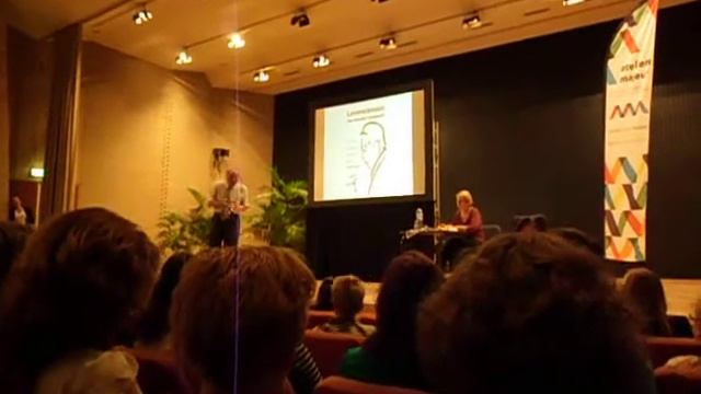 Toshirō Kanamori sings a song at the end of his visit to Heerenveen смотреть онлайн