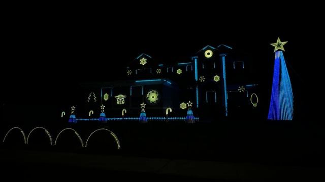 2022 Christmas Light Show - Carol of the Bells by Lindsey Sterling смотреть онлайн