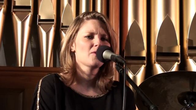 Annie's Song (written by John Denver) performed by Mollie & Bob with the band смотреть онлайн