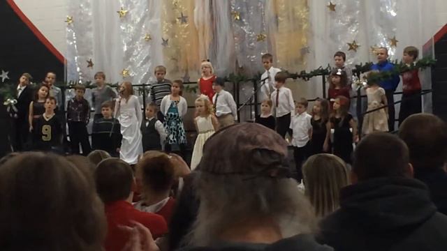 IMG 1688 L's Christmas Program 2 смотреть онлайн