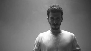 Bertan Asllani - Fluturojm
