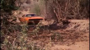 The Dukes of Hazzard: General Lee jump from episode 56