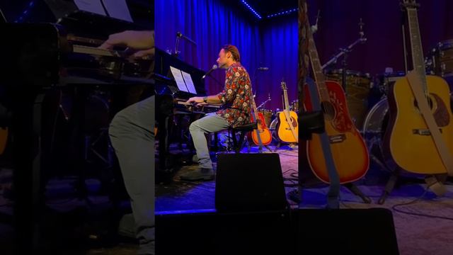 Chris Stills - Where Love Is Found at Hotel Cafe 9/9/2022 смотреть онлайн