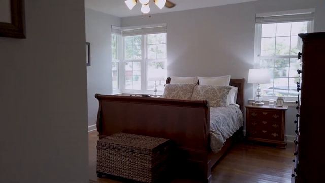 Mid-century Brick Ranch in Habersham Village Neighborhood смотреть онлайн