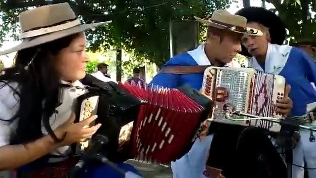 luchi albarracin con pamela duarte en vivo. смотреть онлайн