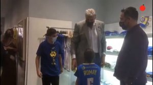 Fernando Romay visita la nueva tienda del COB