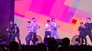 240322 ONEUS La Dolce Vita in Chicago - Stupid Love