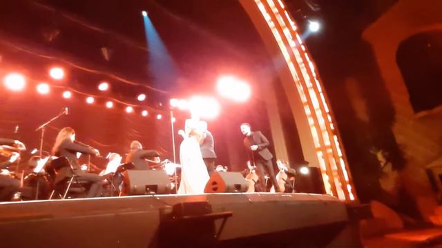 Bond Symphonique: Damien Sargue et Prisca Demarez - Live and let die смотреть онлайн