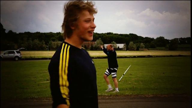 Battle of the Generations: Roald Bradstock vs Matti Mortimore смотреть онлайн