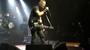 Children of Bodom @Toulouse. Henkka speaks in French. (HD.)