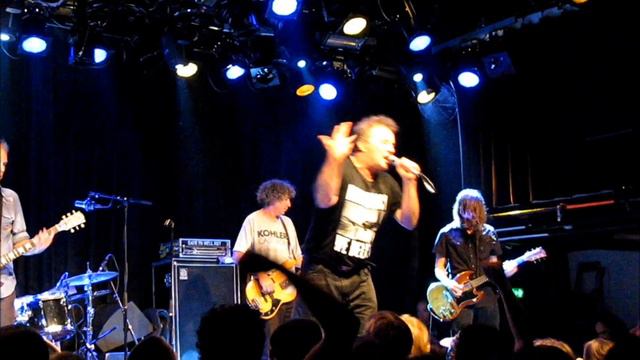 Jello Biafra and the Guantanamo School of Medicine - California Über Alles - Live 2011 смотреть онлайн