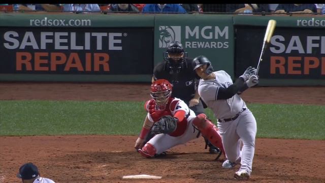 Gleyber Torres clears the bases смотреть онлайн