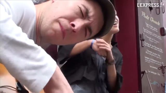 Zaz `a Montmartre Les passants смотреть онлайн