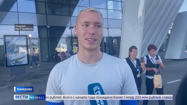 Именитые пловцы, поражение молодёжки «Металлурга» и купольное пилотирование: спортобзор «Вестей» смотреть онлайн