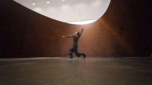 instant composition in space made by Richard Serra