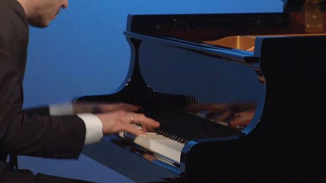 Alexey Shors Piano Sonata No 1 performed by Philipp Kopachevsky