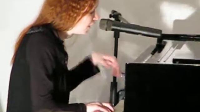 Ксения Фёдорова Соныя (live in Simferopol, 18mar2011)