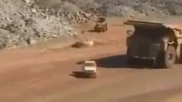 огромный автомобиль смотреть онлайн