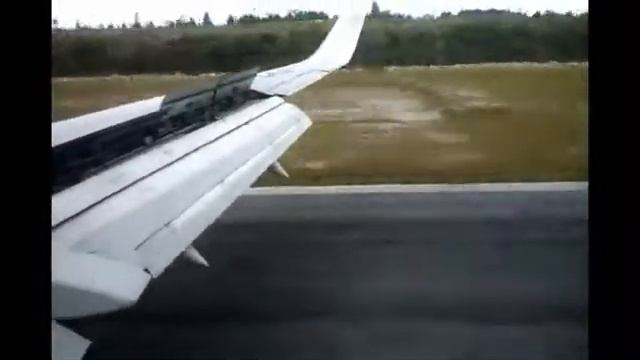 Boeing 737-500, Sriwijaya Air,  Landing di Silangit (DTB) Danau Toba