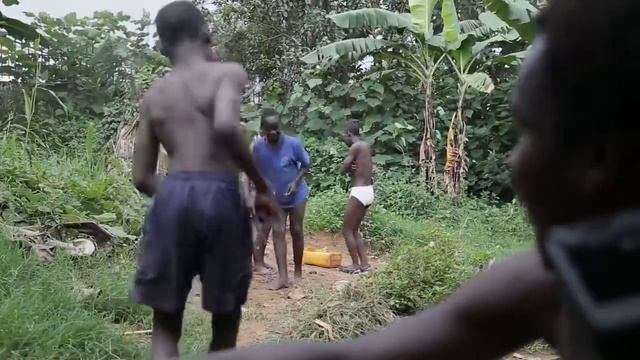 Mory Kante - Bankiero & Ugandan dancers смотреть онлайн