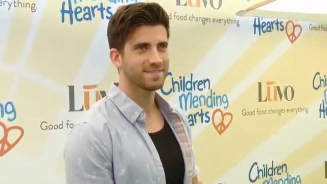 Ryan Rottman attends Empathy Rocks: A Spring Into Summer Bash смотреть онлайн