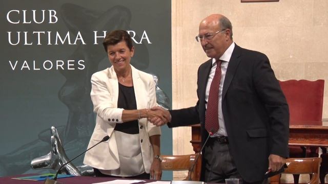 Resumen charla-coloquio con Elvira Lindo смотреть онлайн