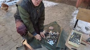 Поездка в налоговую. Сделали полы в бане. Укрепили теплицу.