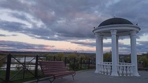 Вечер на набережной р. Красивая Меча