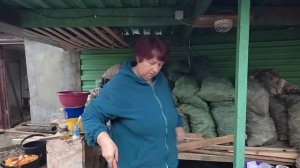 #Доделали дровяник/Съездили на рынок/ Готовим в казане и на мангале/ Жизнь в селе/