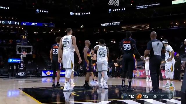 Chris Paul was trying to high five Donovan Mitchell after he missed the clutch free throw