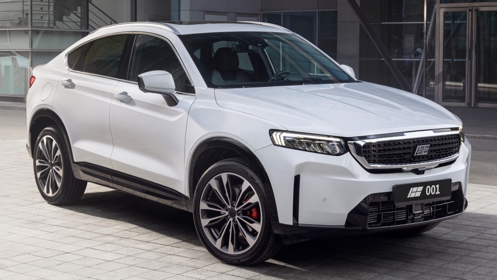 Разве так он должен отличаться от Geely Tugella: «живые» фото салона Knewstar 001 показали в сети