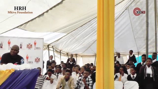 UMnombo Ka Xhosa by Imbongi HRH Zolani Mkiva смотреть онлайн