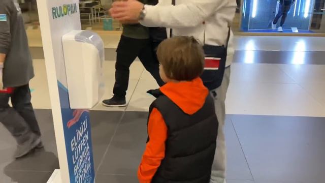 Fatih Selim ile Yusuf tatile gidiyor.Uçak bizi bekliyor.Havaalanı uçak yolu maceraları