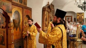 Когда молиться о живых и усопших на Литургии?