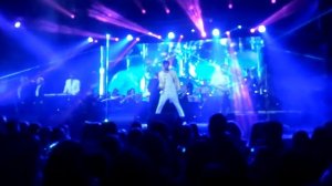 Radio Queen - Show must go on