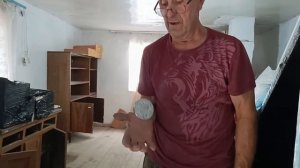 Наши руки добрались до летней кухни. Штукатурим стены. Нескучная деревенская жизнь большой семьи.