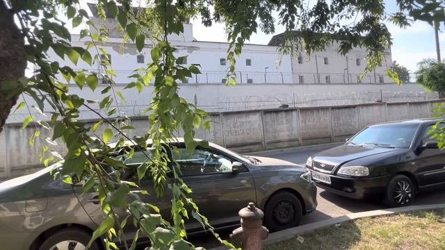 Прямо СЕЙЧАС ПОД СИЗО! Оксана Олеговна просто ПОБЕЖАЛА на свидание к мужу!