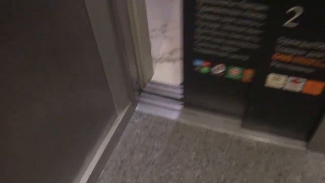 Лифт в ТЦ Тиара смотреть онлайн