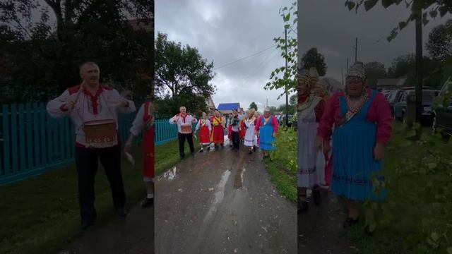 И по сей день живет народ, да говорит и поет на родном языке, да свадьбы обрядовые играет #чуваши#мы