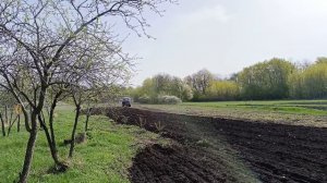 Переехали в глубинку,разгребаем завалы и находим настоящие сокровища.Всей семьёй наводим порядок.
