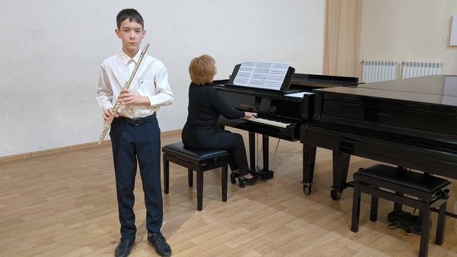 А. Шнитке "Менуэт" из "Сюиты в старинном стиле" смотреть онлайн