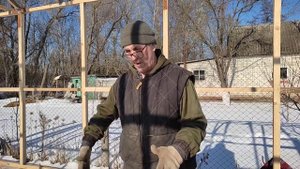 Построили теплицу. Купили соты. Доделываем баню.