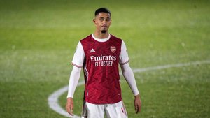 Как Уильям Салиба останавливает нападающих