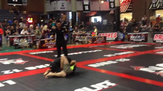 Garrett Oeltman - Inverted Kimura to Armbar NAGA 2013 смотреть онлайн